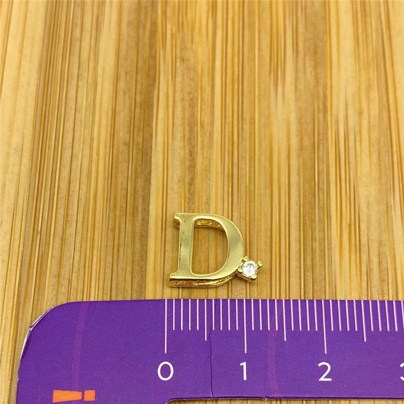 PINGENTE LETRA D FOLHEADO A OURO 9X9MM