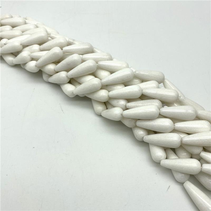 FIO DE PEDRA JADE BRANCO GOTA 10X25MM