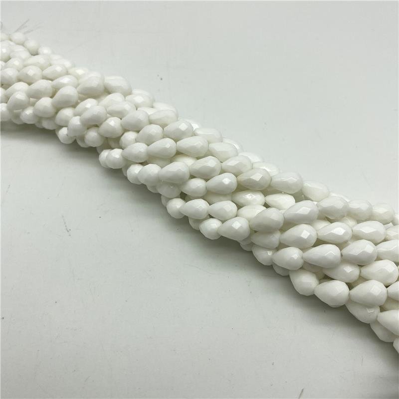 FIO DE PEDRA JADE BRANCO GOTA FACETADA 8X12MM
